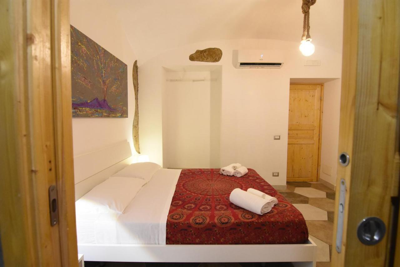 Un Salto A Napoli Apartment Bagian luar foto