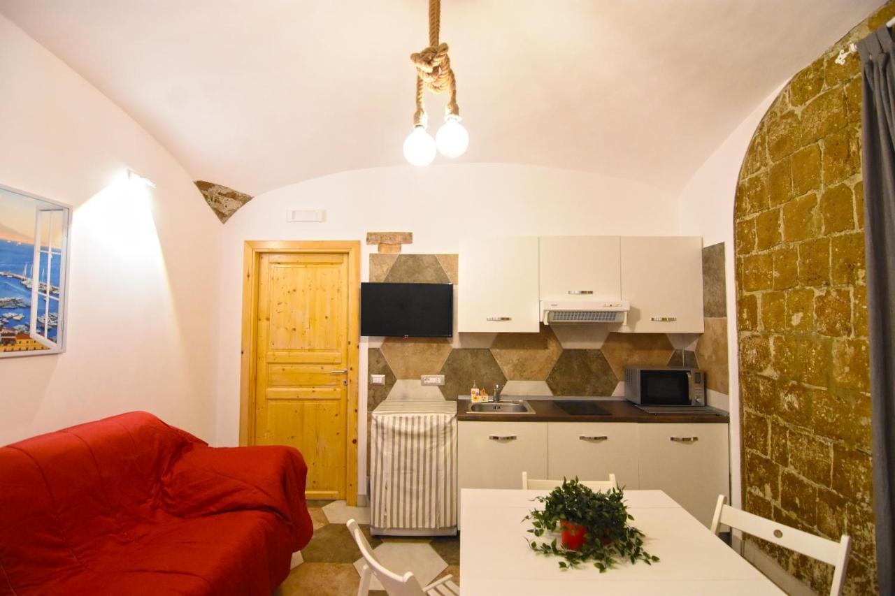 Un Salto A Napoli Apartment Bagian luar foto